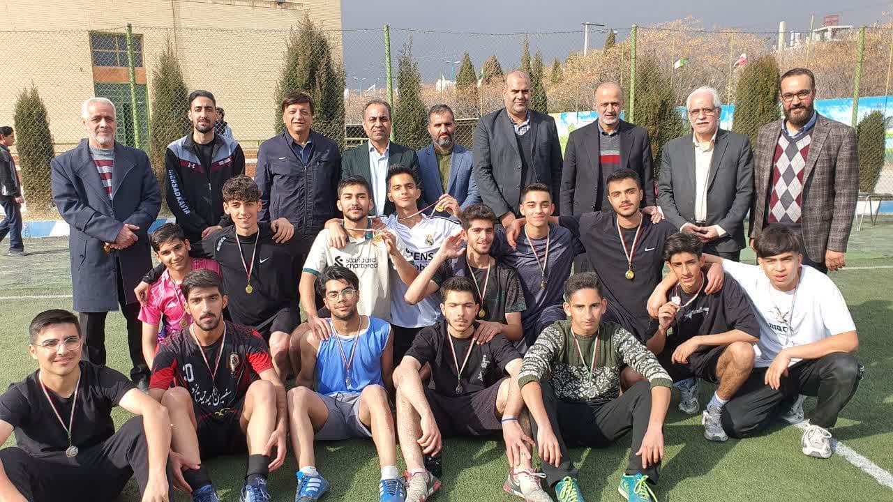 اختتامیه مسابقات فوتبال و طناب کشی