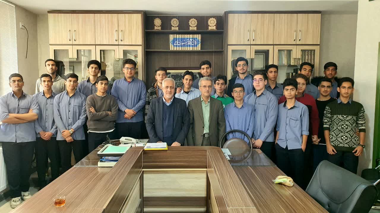 تقدیراز برترین های درسی پایه یازدهم