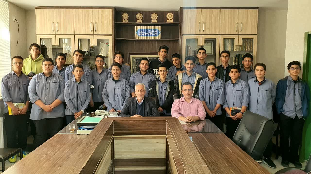 تقدیراز برترین های درسی پایه دهم